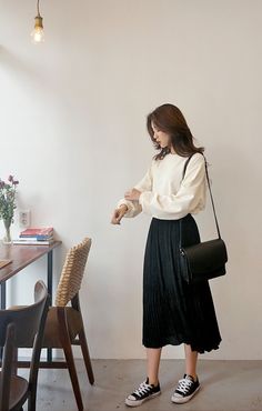 Take your style to the max with this pleated maxi skirt from Daily About! Outfit Ideas Korean Skirts, Outfit Ideas Korean, Fesyen Islam, Long Skirt Fashion, Korean Outfit Street Styles, Long Skirt Outfits, Elegante Casual