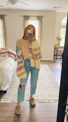 Hamptons Aesthetic Outfits, Aesthetic Preppy Outfits, Aesthetic Clothing Styles, Colorful Summer Outfits, Hamptons Aesthetic, Coastal Cottage Style, Church Fits, Preppy Summer Outfits, Outfit Inspo Summer