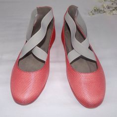 Size 6 Aerosoles Saturday Ballet Flat. These Colorful And Cute Flats Come In A Fun Coral Pink Color In A Perforated Pattern. The Elastic Gray Ankle Band Wraps Around And Crosses In Front For A Comfortable Fit. Has A Padded Insole For More Comfort. Condition Is New Without Tags Or Box. Ready To Ship! Pink Slip-on Flats For Summer, Pink Almond Toe Flats With Rubber Sole, Pink Synthetic Flats For Spring, Pink Slip-on Flats With Rubber Sole, Pink Flats With Rubber Sole For Spring, Pink Slip-on Flats With Removable Insole, Pink Leather Slip-on Flats, Pink Almond Toe Flats With Medium Width, Pink Almond Toe Flats Medium Width