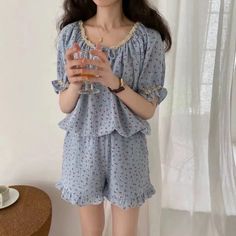 Vevesc Floral Print Summer Pajamas Set Women Shirts Tops + Shorts Set Two Piece Ruffles Sweet Home Suit Home Clothes Korean Material: POLYESTER Collar: round neck Length: shorts Pattern Type: Floral Cape For Women, Long Cardigan Coat, Summer Pajama Set, Fashion Stand, Women Blouses Fashion, Women Shirt Top, Home Clothes, Womens Dress Suits, Summer Pajamas