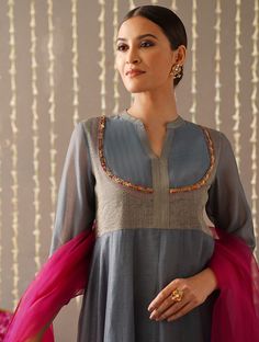 Modern Kurta Designs Women, Simple Kurtis, Simple Kurta, Dresses Pattern, Ethnic Dresses, Designer Kurta, Simple Kurta Designs, Kurti Neck, Anarkali Kurta