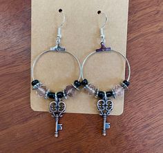 Is there anything more witchy than a skeleton key?? Wear them in a modern hoop style complete with sparkling beads to add some magic to any outfit. Key Diy, A Skeleton, Skeleton Key, Jewelry Earrings Hoops, Crafts Diy, Jewelry Ideas, Beauty Book, Skeleton