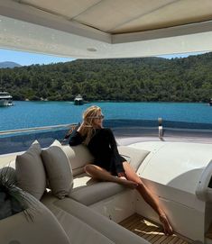 Yacht Aesthetic, Rich Women Lifestyle, Luxury Lifestyle Women, Yacht Life, Luxury Girl