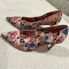 Gorgeous Brand New Gianni Bini Heels Women’s Floral Print Pumps Spring Floral Print High Heels, Spring Floral Print Pointed Toe Heels, Chic Floral Print Heels With Round Toe, Elegant Floral Print High Heels, Feminine Fitted Heels With Floral Print, Formal High Heels With Floral Print, Chic Closed Toe Floral Print Heels, Feminine Fitted Floral Print Heels, Chic Floral Print Closed Toe Heels