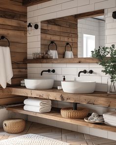 Modern Cottage Bathroom, Tiny Home Bathrooms, Modern Farmhouse Bathroom Ideas, Farmhouse Bathroom Design, Rustic Bathroom Vanities, Cabin Bathrooms, Bathroom Farmhouse Style, Cottage Bathroom, Modern Farmhouse Bathroom