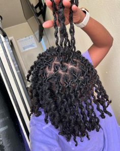 Wavy Locs Men, Locs Twist Out, Locs Men Hairstyles, Re Twisting Locs Style, Full Head Dreads Men, Dreds Hairstyles Dreadlocks Men, Curly Dreads Men, Loc Twist Out, Two Strand Locs Men