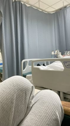 Fake Story Hospital Room, In The Hospital Pictures, Hospital Fake Snap, Hospital Fake Story, Girl In Hospital, Hospital Snap, Hospital Aesthetic, Hospital Waiting Room, Hospital Room Snapchat Stories