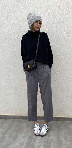 Grey Trousers Street Style, Gray Pants Work Outfit, Grey Cropped Pants Outfit, Gray Pants Outfit Winter, Gray Chinos Outfit Women, Wide Leg Grey Trousers Outfit, All Grey Outfits For Women, Grey Trousers Outfit Women Casual, Black And Grey Outfits For Women