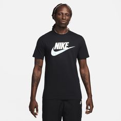 Clean and classic, this Nike tee is made with lightweight cotton for soft, everyday comfort. The design feels relaxed through the shoulders and body for an athletic fit you can layer. Nike Relaxed Fit T-shirt For Gym, Nike Casual Workout T-shirt, Basic Nike T-shirt Moisture-wicking, Nike Gym T-shirt With Logo Print, Nike T-shirt With Logo For The Gym, Nike Relaxed Fit Workout T-shirt, Nike Black Sportswear T-shirt, Nike Casual T-shirt For Workout, Nike Cotton T-shirt For Gym