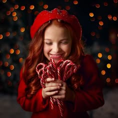 Christmas Picture Poses For Kids, Christmas Picture Ideas Toddler, Kid Christmas Picture Ideas, Christmas Kid Photoshoot Ideas, Christmas Foto Ideas, Julfotografering Barn, Xmas Photoshoot Ideas Kids, Christmas Picture Ideas For Kids, Christmas Shooting Family