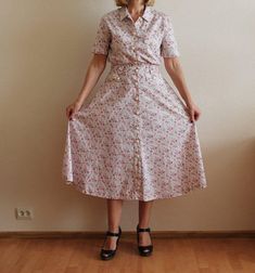 "Vintage Dress Floral Flower Print Short Sleeve Button up Long Midi Summer Romantic Sundress Button Down Ivory Pink Green Boho Shown on model M Measurements(lying flat): Length: 48\"/ 122 cm Shoulders:16.5\"/ 42 cm Sleeve 8.5\"/ 22 cm Bust:19.5\"/ 49 cm Waist:14 2/8\"/ 36 cm Condition: excellent Vintage Condition Please check measurements to insure a proper fit. Remember to allow yourself some extra room for movement. You can compare these with something from your closet that fits you well. Plea Romantic Sundress, Womens Black Vest, Long Midi, Cotton Sundress, Checkered Dress, Cotton Dress Summer, Boho Green, White Dress Summer, Gingham Dress