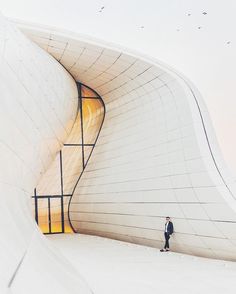 Zaha Hadid Baku Alexander Lygin @twistflip #dcnphotography #zahahadid #dcnarchitecture Zaha Hadid Interior, Heydar Aliyev Center, Future Buildings, Architecture Modern, Green Architecture