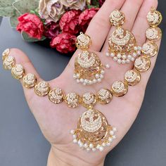 22 carat gold necklace set under 3 tola Luxury Gold Kundan Necklace With Meenakari, Luxury Gold Meenakari Bridal Necklace, Gold Cutdana Jewelry Sets For Reception, Elegant Kundan Necklace For Eid, Elegant Round Kundan Necklace For Eid, Formal Gold Plated Kundan Necklace With Meenakari, Gold Jewelry For Eid Reception, Gold Jewelry Sets With Stone Work For Eid, Gold Temple Necklace With Stone Work For Reception