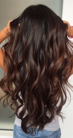 Sanggul Modern, Hair Color Chocolate, Brunette Balayage, Long Hair Color, Brown Hair Balayage, Balayage Brunette, Hair Shades, Brown Blonde Hair, Brown Hair With Highlights