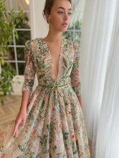 Elegant Green Evening Dress With Floral Embroidery, Green Floral Embroidered Dress For Gala, Green Floral Embroidery Dress For Gala, Elegant Green Gown With Floral Embroidery, Lace Gala Dresses With Floral Print, Lace Dresses With Floral Print For Gala, Lace Floral Print Wedding Gown, Floral Print Lace Dresses For Gala, Wedding Lace Gown With Floral Print