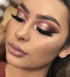 Rose Gold Party Theme, Gold Wedding Makeup, Rose Gold Makeup Looks, Sweet 16 Makeup, Quinceanera Makeup, Rose Gold Eye Makeup, Makeup Cantik