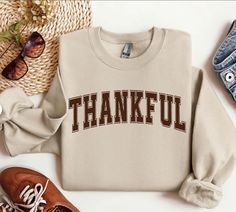 Premium Quality Thankful Grateful Fall Family Thanksgiving Sweater Pullover Holiday Sweatshirt, Top Womens Sweaters Fall College Sweater, Cozy Fall Tops For College, Fall Sweatshirt Vinyl, Thanksgiving Clothes, Thanksgiving Sweater, Quilted Sweatshirt, Diy Sweatshirt, Family Thanksgiving, Womens Sweaters