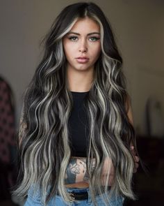 20 High-Contrast Hair Colors You’ll Want to Copy Right Now Chunky Blonde Highlights, Balayage Blond, Black Hair Balayage, Hair Color Underneath, Brunette Hair With Highlights, Black Hair With Highlights, Dark Hair With Highlights, Brown Hair With Blonde Highlights, Pretty Hair Color