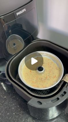 a video demonstrating how to use the philips slow cooker for soup or dips