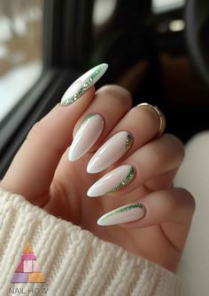 Nails Design Almond, White Nails With Designs, White Nails Almond, Matte Stiletto Nails, Subtle Nail Art, Multicolored Nails, Hard Gel Nails, Beauty Nails Design, Winter Nails Acrylic