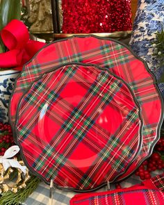 🎄❤️🎄 It’s Tartan all over!! We have melamine plates, platters, napkins and so much more!! It’s one of my favorite prints to mix and match with all decor. I added the plates to my Spode place settings last year. We also have our handmade trees, stockings and bows that match so well! 🎄❤️🎄 Tap the photo to shop 🛍 and FREE 📦shipping on all orders over $50. If you need a link I’m happy to send one, please message me. You can also tap the link in my bio and go right to my website. . . . . . . .... Christmas Booth Ideas, Yule Decor, Christmas Booth, Christmas Tartan, To Buy List, Melamine Plates, April 6, Christmas Decorating Ideas