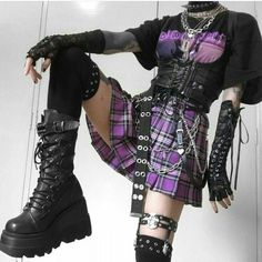 Purple Plaid Skirt, Mode Harajuku, Tomboy Style Outfits, Alt Fashion, Junk Drawer, Swaggy Outfits, Gothic Outfits