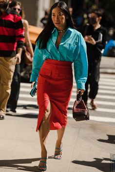 Colour Blocking Street Style, Colourful Street Style, Prints Street Style, Colorful Street Style, Street Style 2022, Street Style Nyc, 2019 Outfits, New York Fashion Week Street Style, Happy Clothes