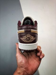 Air Jordan 1 Low “Mocha” Shadow Brown/Sail DC0774-200 Walk the talk and make a statement with our top-quality Sneakers. Shop now and step up your shoe game! Please carefully choosing the size number according the size chart as we CAN NOT offer return or refund if you choose a wrong size.The product need 3-5 business [...] Jordan 1 Low Mocha, Air Jordan 1 Obsidian, Jordan 1 Obsidian, Jordan 1 Blue, Jordan 1 Low White, Blue Chill, Jordan 1 Black, Low Air Jordan 1, Green Laser