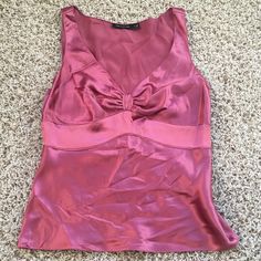 Fuschia V-Neck Sleeveless Blouse From The Limited. Never Worn. Light Summer, Red Shirt, V Neck Blouse, Sleeveless Blouse, Pretty Outfits, V Neck, Outfit Inspo, Red