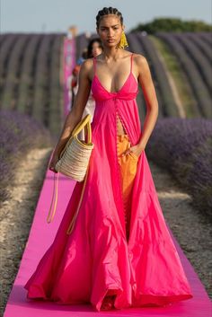 Dresses By Style, Spring Outfits Dresses, Gaun Fashion, Wear To Work Dress, Long Formal Dress, 2020 Fashion Trends, Outfit Trends, Chiffon Maxi Dress