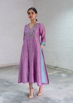 Tafta Silk Suits Designs, Chanderi Dress Designs, Silk Dress Patterns Indian Kurti, Lavender Kurta For Women, Chanderi Silk Kurti Designs Latest, Lavender Dress Indian, Lavender Suits For Women Indian, Lavender Kurti Designs, Chanderi Kurta Designs