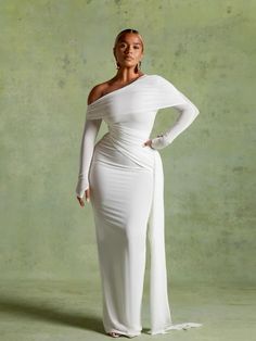 Elegant 2 Piece Outfit Classy, Slash Neck Dress, White Statement Dress, How To Style Mesh Dress, All White Outfit Black Women Plus Size, White Mesh Outfit, White Dress Photoshoot Ideas, White Gowns Elegant, All White Party Outfits Baddie