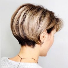 Short Wedge Hairstyles, Short Wedge Haircut, Short Layered Bob Haircuts, Wedge Haircut, Wedge Hairstyles, Dark Roots, Haircuts For Fine Hair, Short Hair Haircuts, Back View