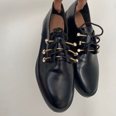 Super Chic & Unique Genuine Leather Shoe With Signature Embellishments. In Great Condition! Cuccoo Shoes, Short Natural Curly Hair, Genuine Leather Shoes, Curly Hair Styles Naturally, Flat Shoes Women, Leather Shoes, Loafer Flats, Curly Hair, Embellishments