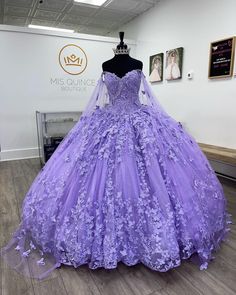 Butterfly Quince Dress, Butterfly Quinceanera Dress, Lavender Quinceanera, Dress With Butterflies, Purple Ball Gown