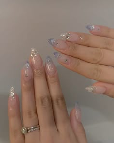 Almond Shape Gel X Nails, Boyfriend Birthday Nails, White Chrome Nails With Gems, Mew Years Nail Ideas, Wedding Season Nails, Korean Gel X Nails, Proposal Nails Ideas Almond, Simple Latina Nails, Nails Baby Blue Design