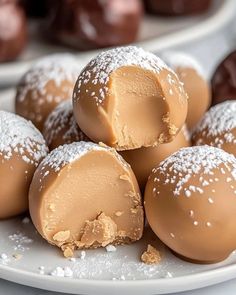 Cream Cheese Balls Recipe, Dessert Cheese Ball, Cream Cheese Ball, Cream Cheese Desserts, Cheese Ball Recipes, Cheese Dessert, Peanut Butter Balls