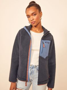 Patagonia Street Style, Patagonia Retro X Jacket Outfit, Patagonia Retro X Jacket, Patagonia Retro X, Patagonia Style, Patagonia Jacket Women, Deep V Bodysuit, Patagonia Fleece Pullover, Patagonia Outfit