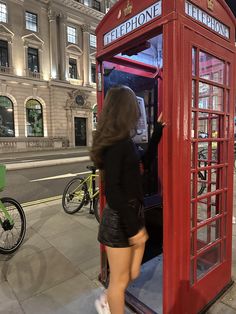 #fashion #clothes #outfit #ootd #ootn #nightout #dinner #fall #falloutfit #fall23 #allblack #red #inspo #instagram #aesthetic #designer #london #night #phonebooth #brunette @zaraofficial @majeofficiel Nightout Outfit, Brunette Aesthetic, Business Girl, London Photos