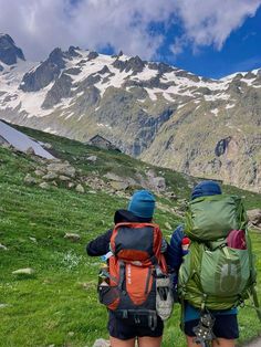 Hiking Outfit Backpack, W Trek Torres Del Paine, Hiking Astethic Pictures, Mountaineering Aesthetic, Summer Hiking Aesthetic, Quotes Walking, Hiker Aesthetic, Quotes About Hiking, Funny Hiking Quotes