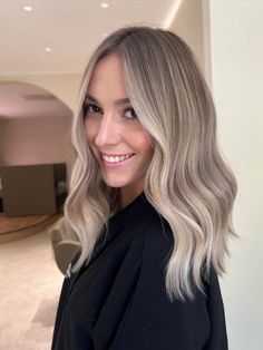 Balayage Hair Cool Blonde, Blond Healthy Hair, Balayage Hair Ashy Blonde, Cool Beige Blonde Hair Balayage, Blonde But Not Too Blonde, Blonde Airtouch Hair, Taupe Blonde Hair, Ashy Blonde Hair Short, Lived In Ashy Blonde