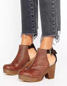 (eBay) Find many great new & used options and get the best deals for NWOB FREE PEOPLE AMBER ORCHARD CLOG Sz 38 at the best online prices at eBay! Free shipping for many products! Free People Clogs, Free People Sandals, Wool Clogs, High Heel Clogs, Clog Boots, Buckle Ankle Boots, Platform Clogs, Clog Heels, Shoes Platform