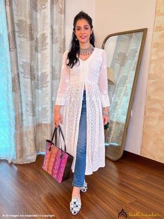 Long Kurti With Jeans, White Kurtis, Kurti White, Kurti With Jeans, Chikankari Kurti, Lehenga Designs Simple, Lucknowi Chikankari, Kurti Patterns