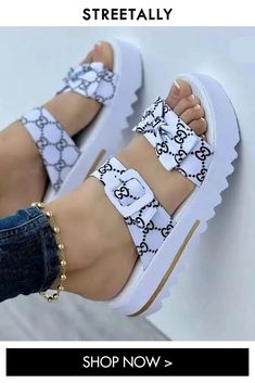 Summer Slippers Sandals, Neutral Shoes, Jeans Overall, Beautiful Sandals, Jeans Cargo, Beach Slippers, Stylish Sandals