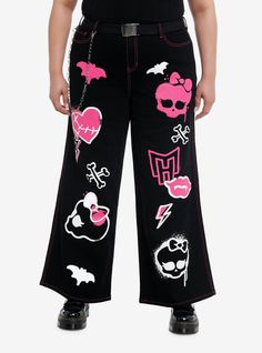 These wide-leg jeans are approved by the ghoulies of Monster High! They're black with pink contrast stitching and different icons from the series printed in puff ink all over the front. There's a removable belt and waist chain for extra flair.72% cotton; 27% polyester; 1% spandexWash cold; dry lowImportedModel is 5'10"Model wears size 16 Hot Topic Aesthetic, Wide Leg Jeans Plus Size, Vibrant Clothes, Monster High Collection, Girly Goth, Cutesy Outfit, Pinterest Wardrobe