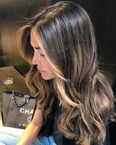 Hair Cuts 2017, Perfect Hair Color, Color Balayage, Wavy Lob, Brunette Hair With Highlights, Dirty Blonde Hair, Brown Hair With Blonde Highlights, Brown Hair Balayage, Haircuts Straight Hair