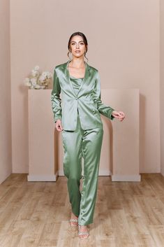 Model: Lindsey; Size: 4 Satin Long Sleeve Suits For Evening, Long Sleeve Satin Suits For Evening, Chic Fall Wedding Pantsuit, Evening Satin Suits With Long Sleeves, Satin Suits With Long Sleeves For Evening, Glamorous Long Sleeve Workwear Sets, Elegant Fitted Loungewear Sets, Elegant Fitted Sets For Wedding Night, Party Satin Tuxedo Outerwear