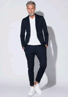 Smart Casual Suits For Men, Smart Casual Business Wear Men, Summer Smart Casual Men, Casual Blazer Outfits Men Fashion Ideas, Smart Casual Menswear Outfits, Smart Casual Work Outfit Men, Casual Chique Stijl, Suits And Sneakers, Older Mens Fashion