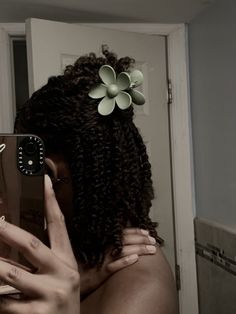 Flower Claw Clip, Cabello Afro Natural, Hairstyle Ideas Easy, Tutorial Ideas, Braided Hairstyle, Mini Twists, Protective Hairstyles Braids