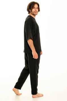 Men's Black linen t-shirt 100% Linen Size S Chest 39.37 in Arm Length 13.77 in back width 16.92 in hips 41.33 in Size М Chest 41.33 in Arm length 13.77 in Back width 17.32 in Hips 45.27 in Size L Chest 45.3 in Arm length 13.77 in Back width 18.89 in Hips 49.12 in Size XL Chest 53.14 in Arm length 14 in Back width 19,68 in Hips 51.18 in Size 2XL Chest 57.05 in Arm length 14 in Back width 21,63 in Hips 55.11 in Size 3XL Chest 62.99 in Arm length 14 in Back width 22.44 in Hips 59.05 Care: Hand or w Black Linen Long Sleeve Outfit, Black Casual Tops With Straight Hem, Casual Black Tops With Straight Hem, Casual Black Top With Straight Hem, Black Short Sleeve Shirt For Loungewear, Casual Black Short Sleeve Shirt, Casual Black Shirt For Loungewear, Modern Black Linen Tops, Casual Linen Crew Neck T-shirt